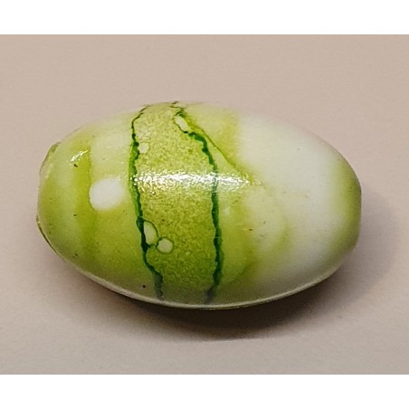 Kunststoff Perle oval grün