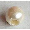 Grossloch Kunststoff Perle creme
