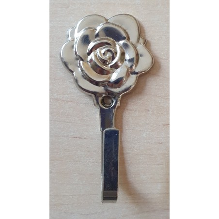 Blech Haken Rose silberfarbig