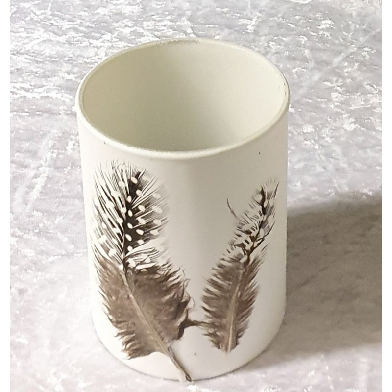 Glas mit Feder 1