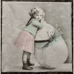 Serviette Mädchen mit Ei