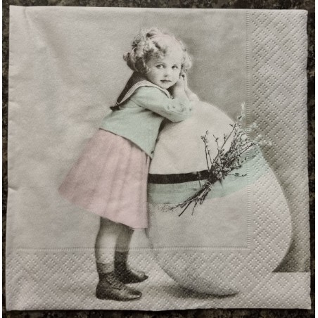 Serviette Mädchen mit Ei