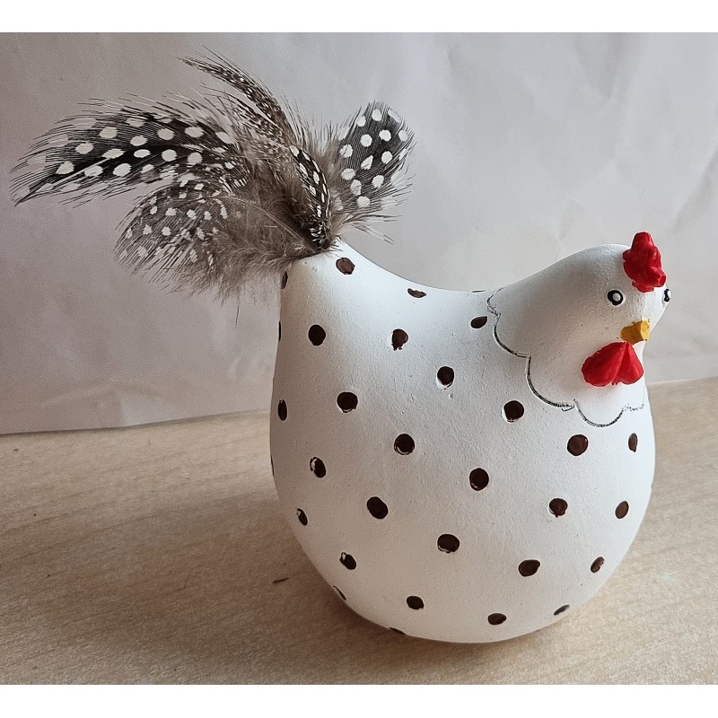 Beton Huhn mit braunen tupfen und braunem Schwanz