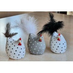Beton Huhn grau mit weissen tupfen