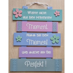 Schild Moment bunt