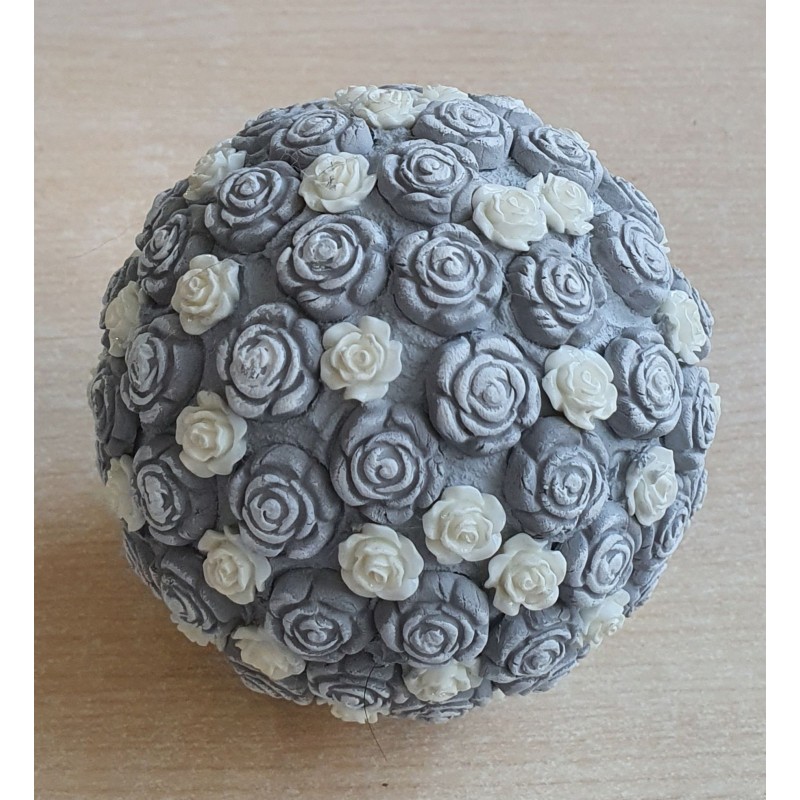 Rosenkugel aus Beton 1