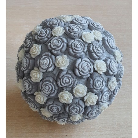 Rosenkugel aus Beton 1