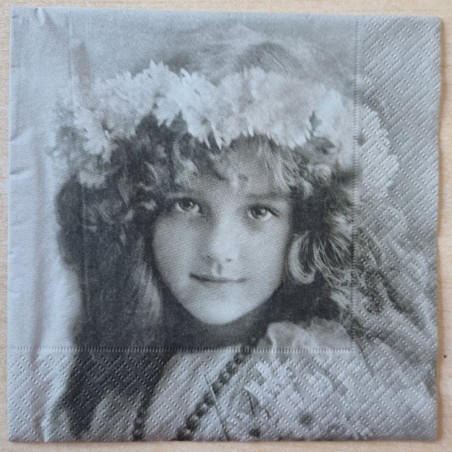 Serviette Mädchen mit Blumenkranz