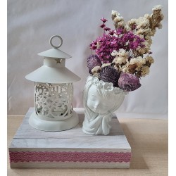 Teelichtdeko mit Trockenblumen magenta