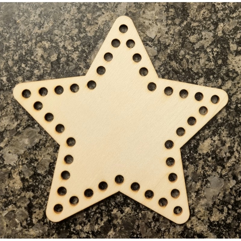 Laubsäge Holz Stern mit Löchern