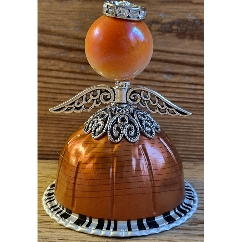 Engel aus Vertuo Kaffeekapseln dunkelorange/orange