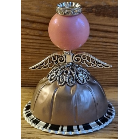 Engel aus Vertuo Kaffeekapseln altrosa/rosa