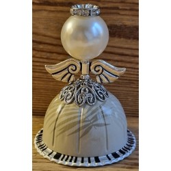 Engel aus Vertuo Kaffeekapseln creme/weiss