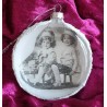 Glaskugel flach Nostalgie "Mädchen/Junge/Schlitten"