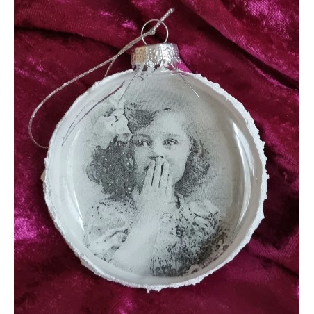 Glaskugel flach Nostalgie "Mädchen/Hand vor Mund "