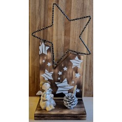 Holz Gestell mit Led Stern und Engel geflammt