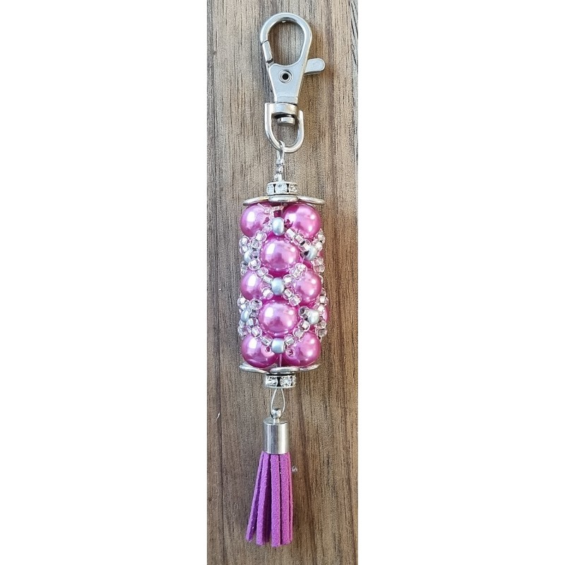 Handgefädelter Schlüsselanhänger pink/silber