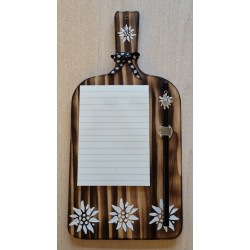 Notizblock mit Bleistift auf Holzbrettchen schwarz