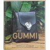 Aus Gummi