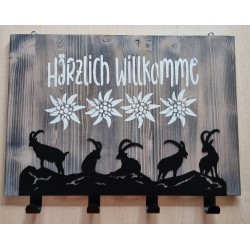 Garderobe Steinböcke geflammt  "Härzlich Willkomme" creme