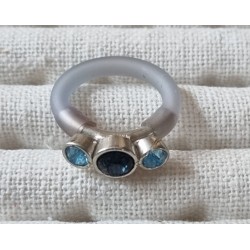 Ring mit Swarovski Steinen türkis/hellgrau