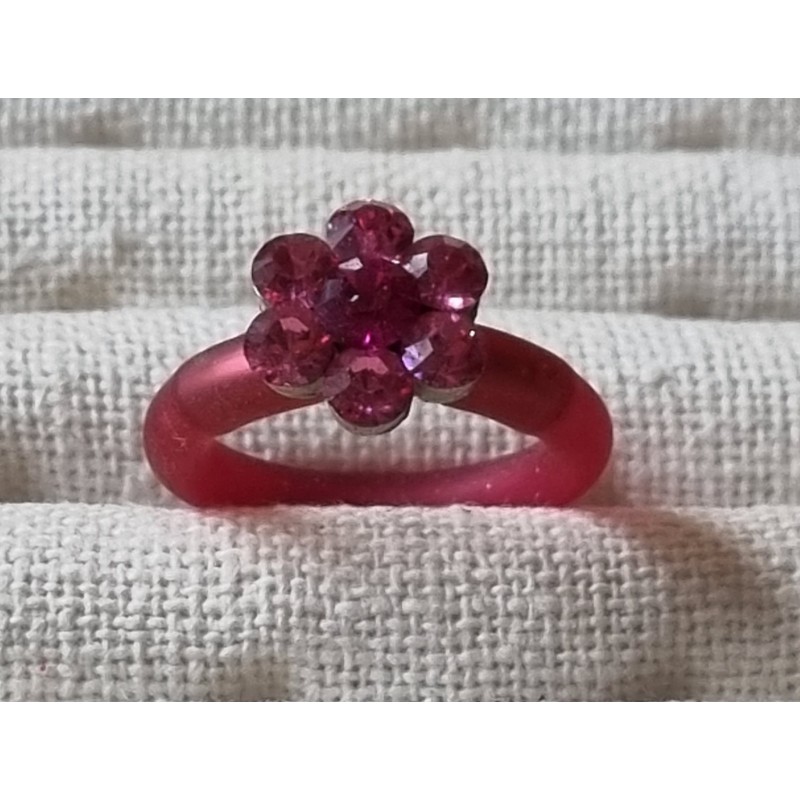 Ring mit Swarovski Steinen Blume pink