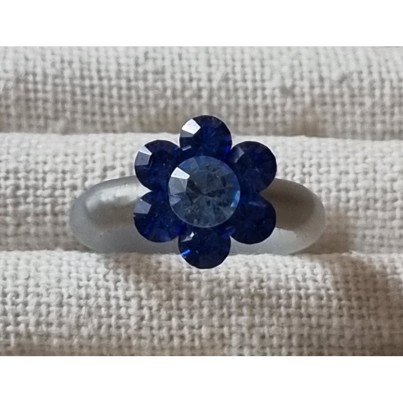 Ring mit Swarovski Steinen Blume blau/hellgrau