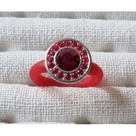 Ring mit Swarovski Steinen Rund rot