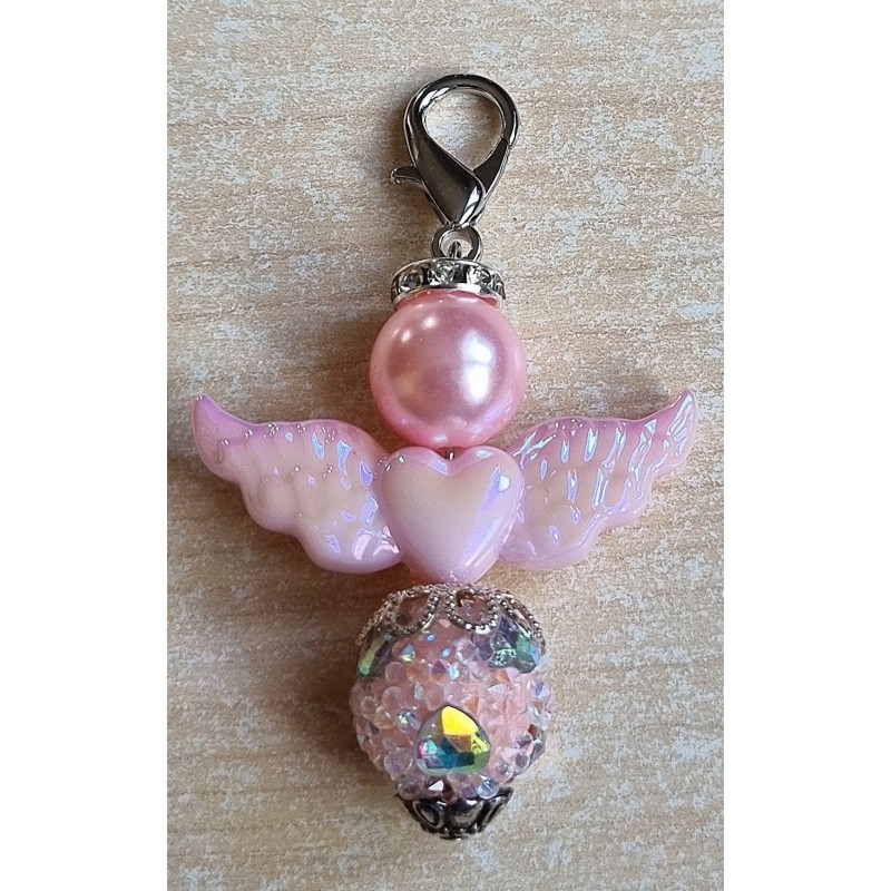Perlen Engel mit Kunststoff Flügel rosa