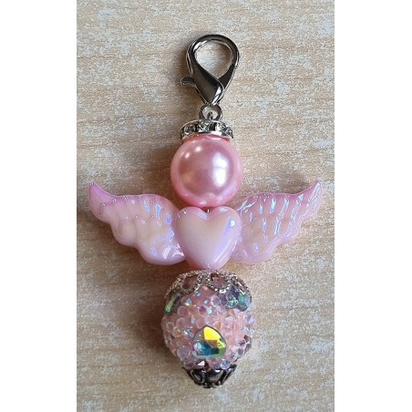 Perlen Engel mit Kunststoff Flügel rosa