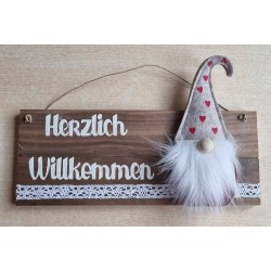 Schild hellbraun " Herzlich Willkommen " Filz Wichtel mit Herzen