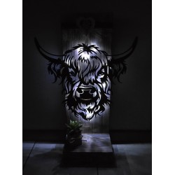 Schild stehend mit Metall Hochlandrind und Leds