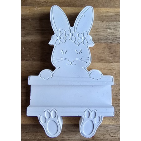 Beton Hase flach mit Blumen
