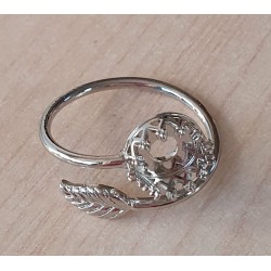 Ring mit Blatt