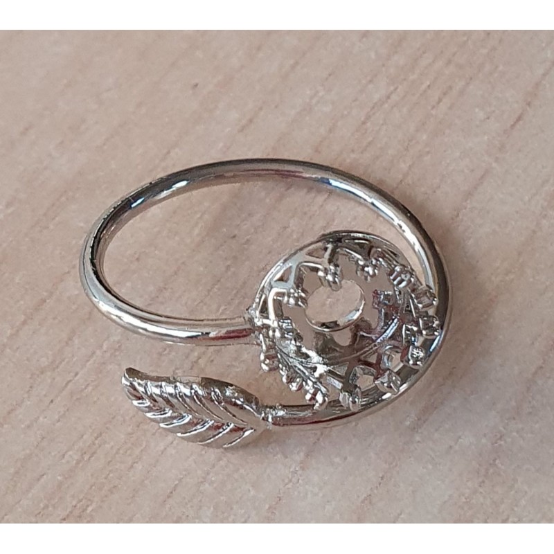 Ring mit Blatt