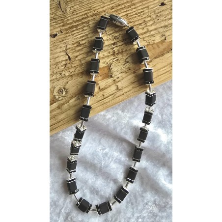 Kette mit Würfel-Perlen schwarz