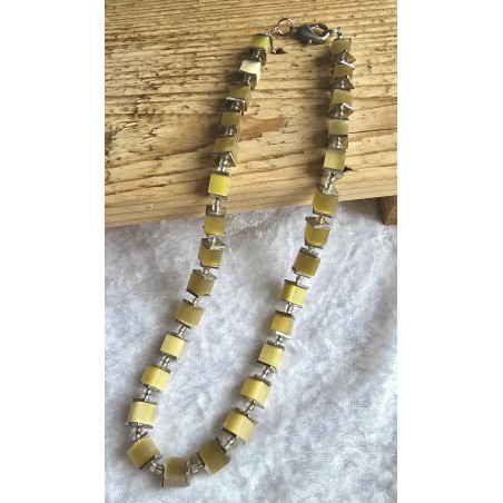 Kette mit Würfel-Perlen gelb