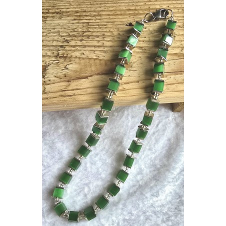 Kette mit Würfel-Perlen grün