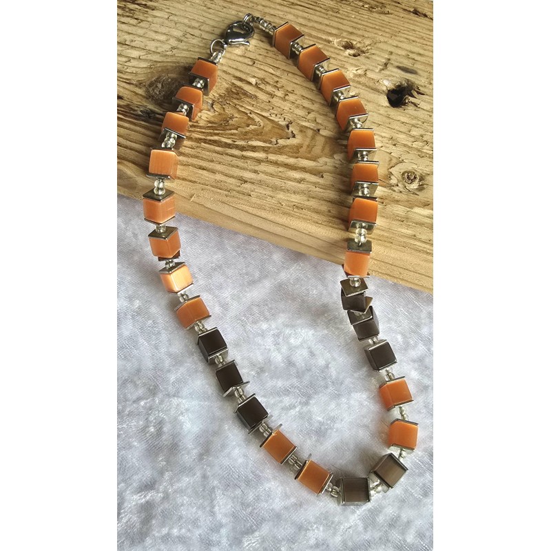 Kette mit Würfel-Perlen orange/braun
