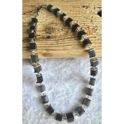 Kette mit Würfel-Perlen schwarz