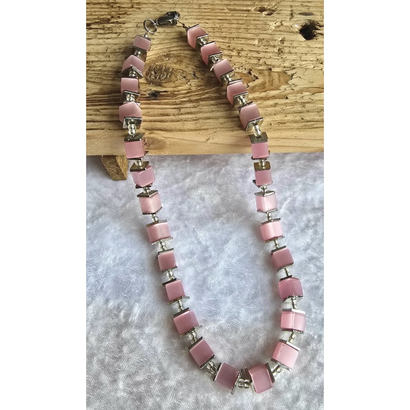 Kette mit Würfel-Perlen rosa