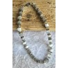 Kette mit Würfel-Perlen weiss-grau