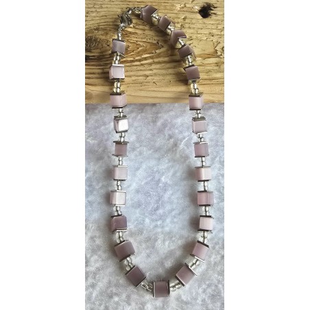 Kette mit Würfel-Perlen mauve