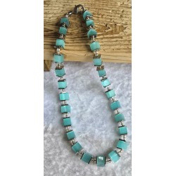 Kette mit Würfel-Perlen mint