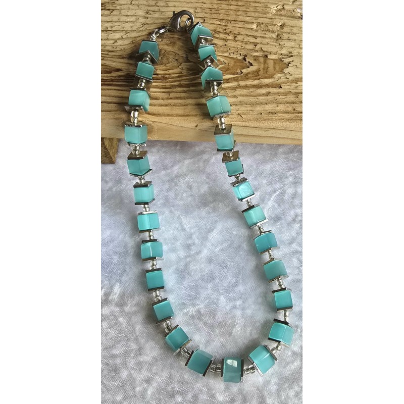 Kette mit Würfel-Perlen mint