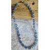 Kette mit Würfel-Perlen hellblau