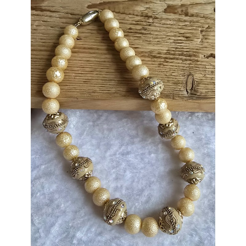 Kette mit Kashmiri Perlen vanille/gold