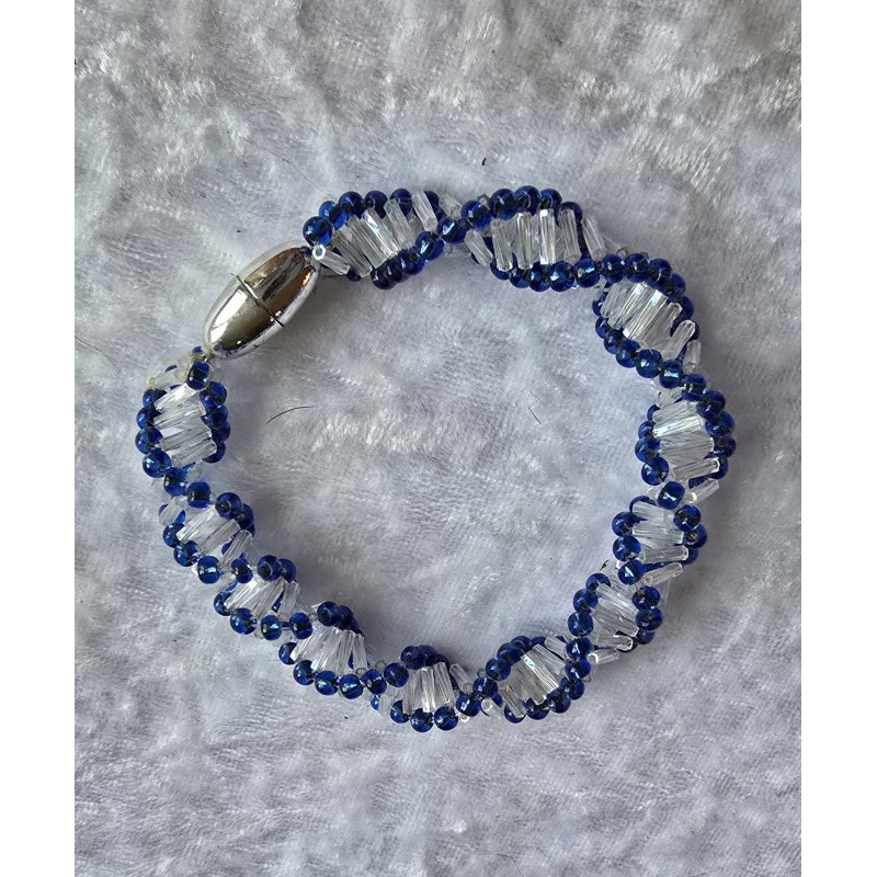 Gefädeltes Armband blau/weiss