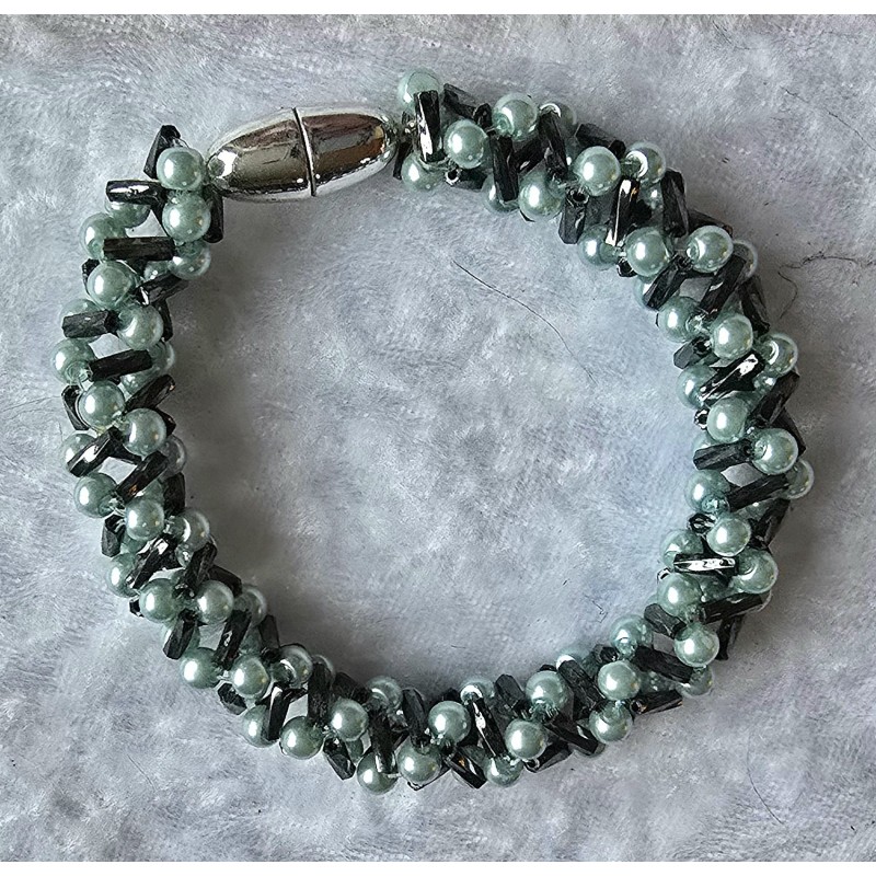 Gefädeltes Armband petrol/mint