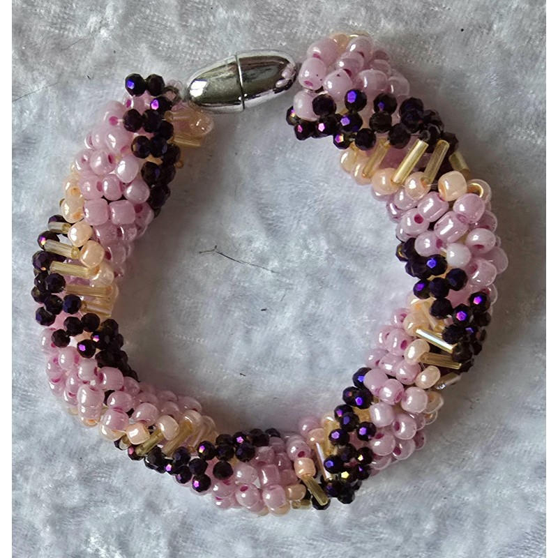 Gefädeltes Armband rosa/lachs/violette